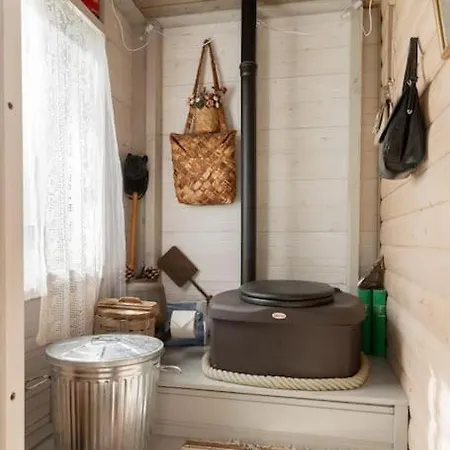 Traditional With Hot Tub Chalet *