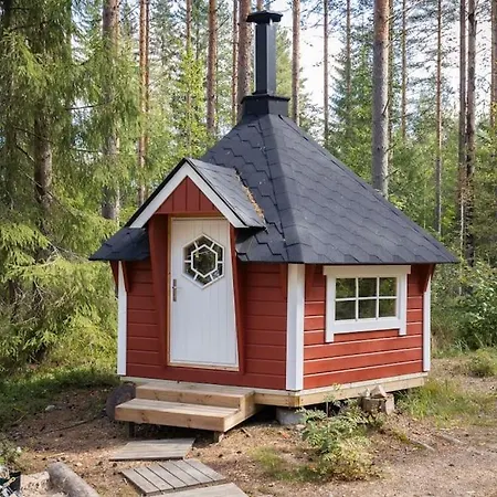 Traditional With Hot Tub Uurainen