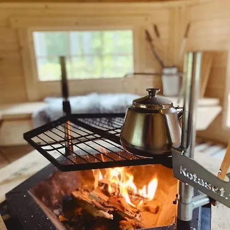 Traditional With Hot Tub Alpstuga