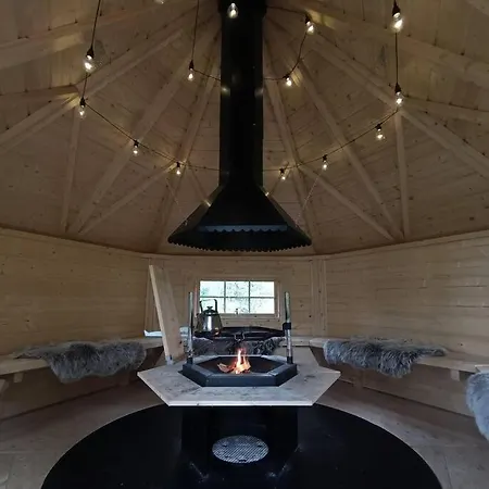 Traditional With Hot Tub * Uurainen