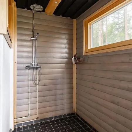 Traditional With Hot Tub Chalet Uurainen