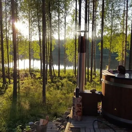 Traditional With Hot Tub Alpstuga Uurainen