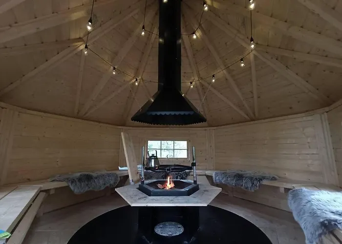 Traditional With Hot Tub * Uurainen