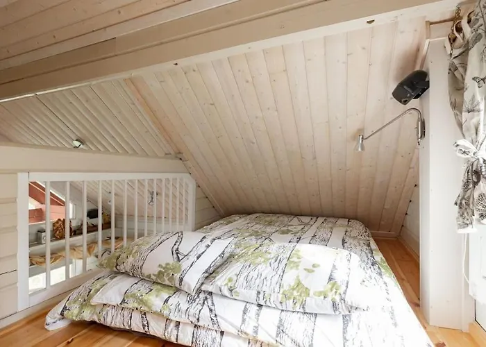 Traditional With Hot Tub Uurainen