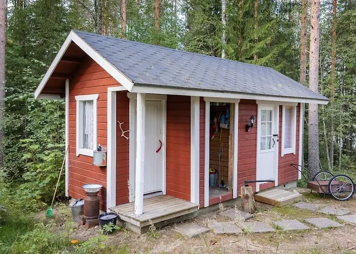 Traditional With Hot Tub Uurainen